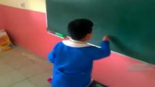 Bu Cocuk İzlenme Rekorları Kırıyor..
