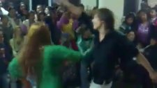 romanların asker eğlencesi yaptımı böyle yapar...