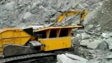 uzaktan kumandalı mobil taş kırma makinası