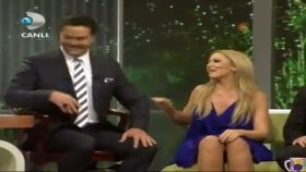 Beyaz Show - Aşk Kaç Beden Giyer - Türkü Beyaz Show - Aşk Kaç Beden Giyer - Türkü