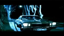 1974 Buick Regal Eşliğinde Gece Yolcularının Klibi 'unut Beni'