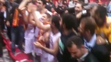 galatasaray prokom maç sonrası taraftar ve oyuncu