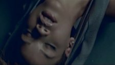 Rihanna - Russian Roulette