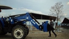 new holland portatif traktör ön yükleyici kepçe