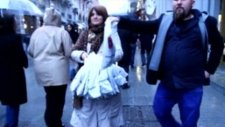 Sokak modası avantgardeast istiklal caddesinde hediye verdi