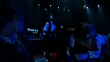 Christina Aguilera - Candyman Live Sets On Yahoo! Music