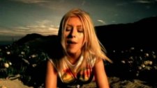 Christina Aguilera - Genie In A Bottle