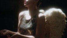 Annie Lennox - Keep Young And Beautiful