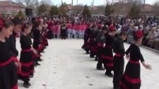 Sırçalı İlköğretim Okulu 4.sınıf 23 Nisan Gösterisi 2012