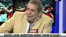 Canlı Yayında Kendini Tokatladı