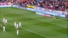 Dzsudzsak'dan inanılmaz akıllıca bir vuruş!
