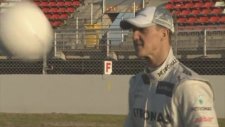 Michael Schumacher ve Nico Rosberg Futbol Topuyla Show Yaptılar !