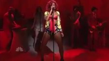 Rihanna - What_s My Name- (Saturday Night Live 2010)