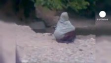 Afgan kadın zinadan kurşuna dizildi