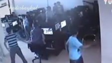Karısını İnternet Kafede Böyle Bıçakladı!