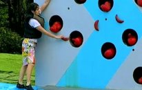 Yumruk Duvarını Okşayarak Sakinleştiremedi! - Wipeout