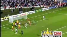 Guti bayrağı öptü, Almeida asker selamı verdi