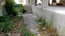 Duvara Yaslı Duran 3 Harfli