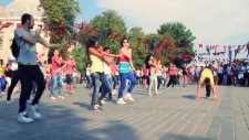 İstanbul Flash Mob - Kadıköy-Kartal 32 Dakika Sürpriz Show - Sultanahmet