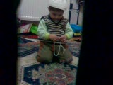 İnanılmaz Görüntüler (Namaz Kılıyor Yaş:1)