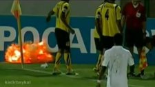 Sahaya El Bombası Attılar!