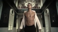 Cristiano Ronaldo'nun Yeni Reklam Filmi Irina Shayk'i Fena Kızdıracak!