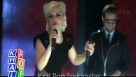 Model - Ft. Ozan Doğulu - Dağılmak İstiyorum Model - Ft. Ozan Doğulu - Dağılmak İstiyorum