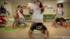 Pis Yedili Gangnam Style Dansı