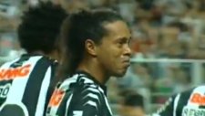 Ronaldinho'dan Muhteşem Gol ve Sevinç Gözyaşları