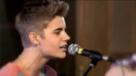 Justin Bieber - Love Me Justin Bieber - Love Me