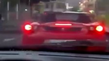 Ferrari Gören Kız Çıldırırsa!
