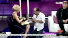 Pınar Esen'in Karşısında Diz Çöktü