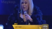 Zerrin Özer - Sev Dedi Gözlerim (Orhan Gencebay İle Bir Ömür Gala Gecesi)