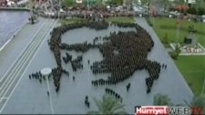 İZMİRLİLER'DEN DEV ATATÜRK PORTRESi (10 KASiM 2012)