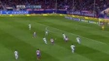 Arda Turan Kaleciyi Bakkal'a Gönderdi!