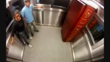 Asansörde Tabut Şakası Yeni
