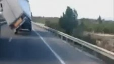 Kocaman Tır İşte Böyle Havalandı