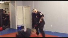 Gangnam Style'la Dövüş Kazanmak