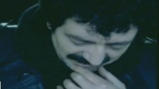 Müslüm Gürses - Yanmış Bir Yürek Var