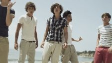 One Direction - What Makes You Beautiful