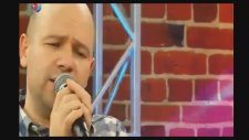 Cemil Demirbakan - Belki Üstümüzden Bir Kuş Geçer (Canlı Per.)