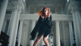 Florence + the Machine - Drumming Song Florence + the Machine - Drumming Song