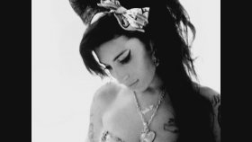 Amy Winehouse - Between The Cheats Amy Winehouse - Between The Cheats