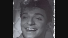 Zeki Müren - Avuçlarımda Hala Sıcaklığın Var