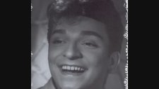 Zeki Müren - Körfezdeki Dalgın Suya Bir Bak