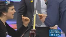Sinirden Psikopata Bağlayan Rizeli Kadın Yarışmacı