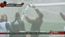 Niang'ın şutu kale direğini kırdı