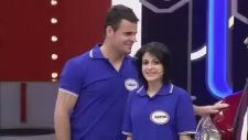 Pantolonu Yırtıldı, Arabayı Kaptı! (Ben Bilmem Eşim Bilir)