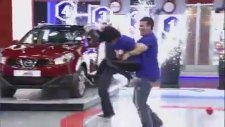 Pantolonunu Yırttı Arabanın Sahibi Oldu (Ben Bilmem Eşim Bilir)
