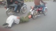 Bu Motosikletli Tam Bir Çılgın